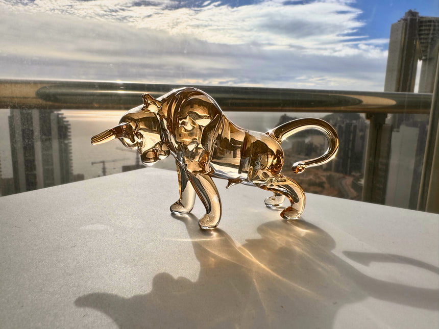 Crystal Bull Figurine – Elegant Desk Decor for Traders and Investors